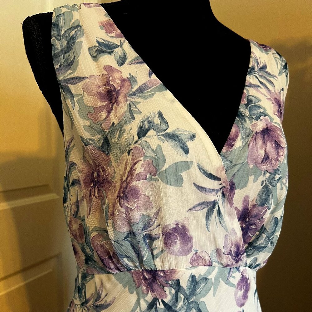 Sleeveless V-neck Floral Midi Dress